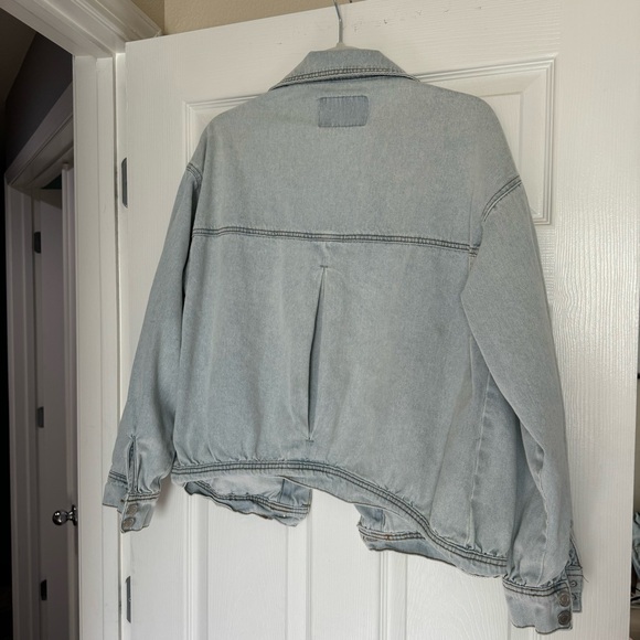 Light washed denim jacket - Picture 4 of 4